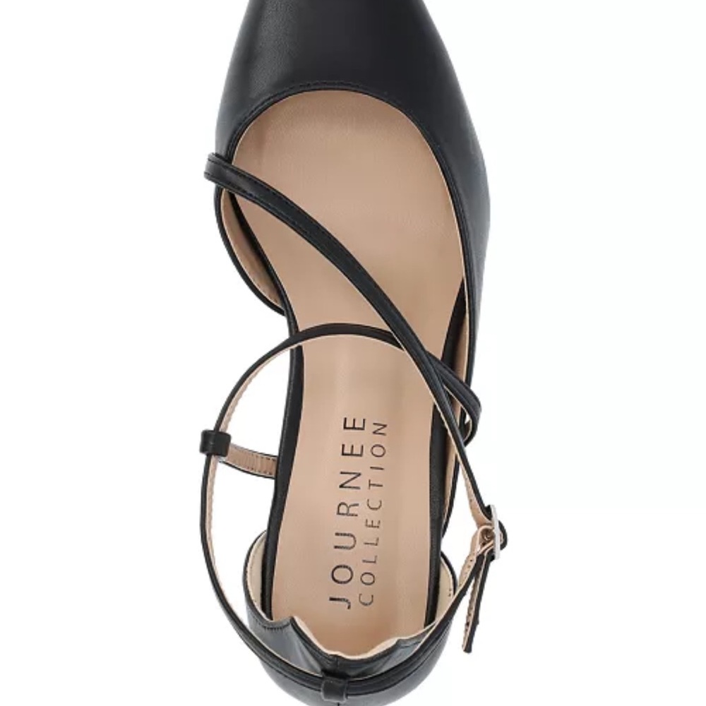 Journee Collection Galvinn heels- 10W in black in box - Picture 10 of 10